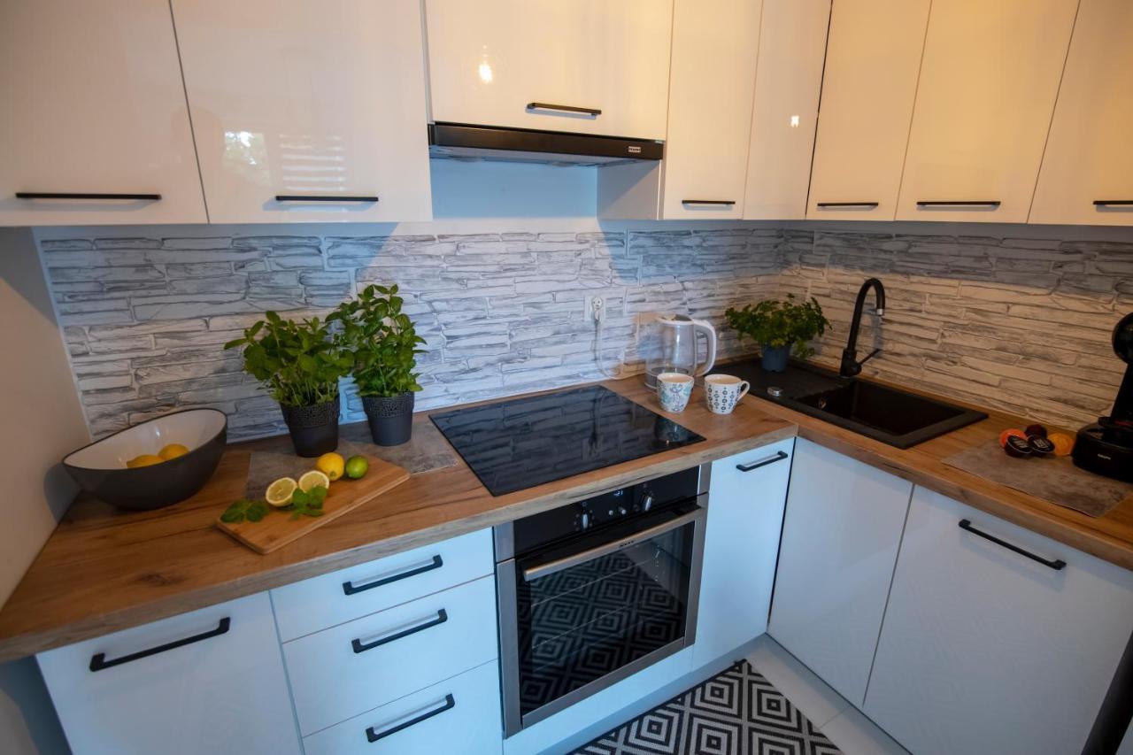 Apartamento Apartament Laurowa Tyczyn Exterior foto